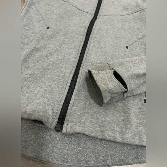 Women’s Nike Gray Full-Zip Tech Fleece Hoodie - Picture 3 of 6